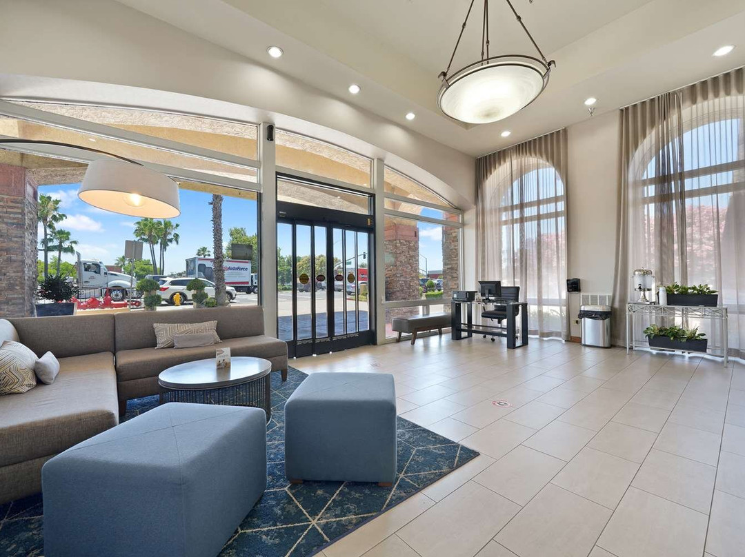 Best Western Plus Executive Inn & Suites主图