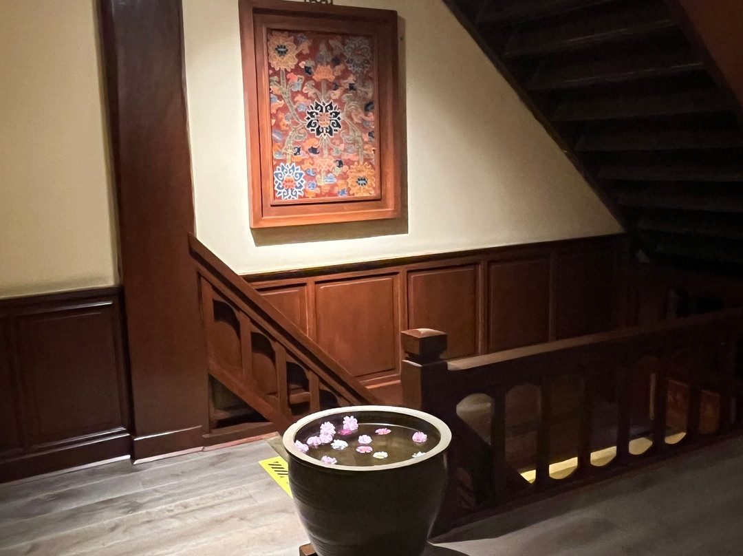 松赞绿谷精品山居酒店主图