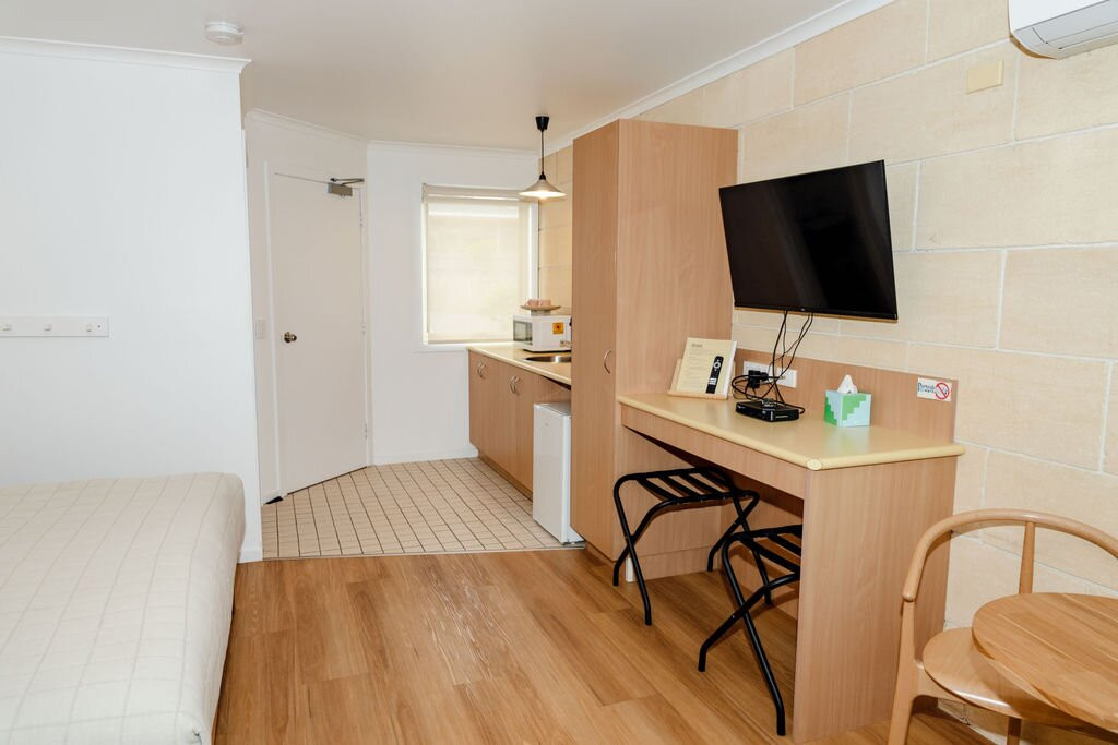 左舷汽车旅馆主图