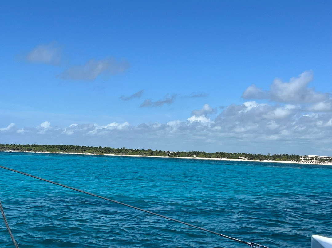 Paradise Catamarans-从莫雷洛斯港必去景点