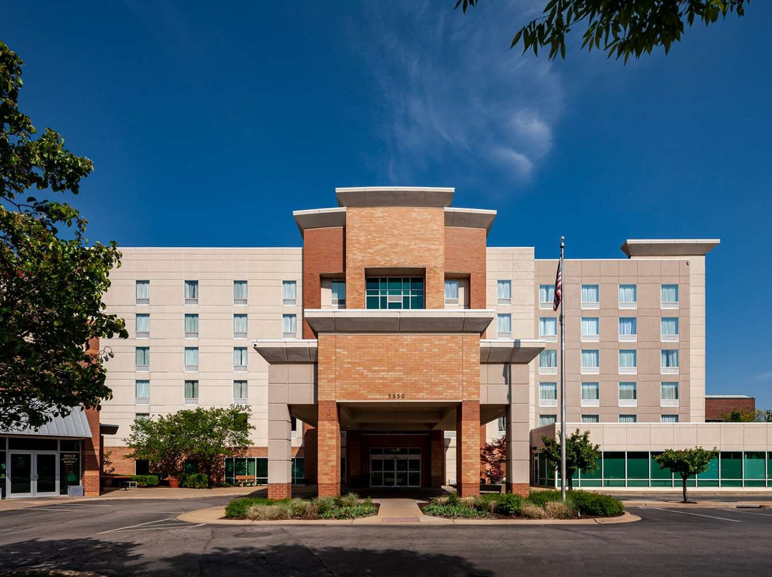 圣路易斯酒店住宿-Hampton Inn & Suites St. Louis at Forest Park