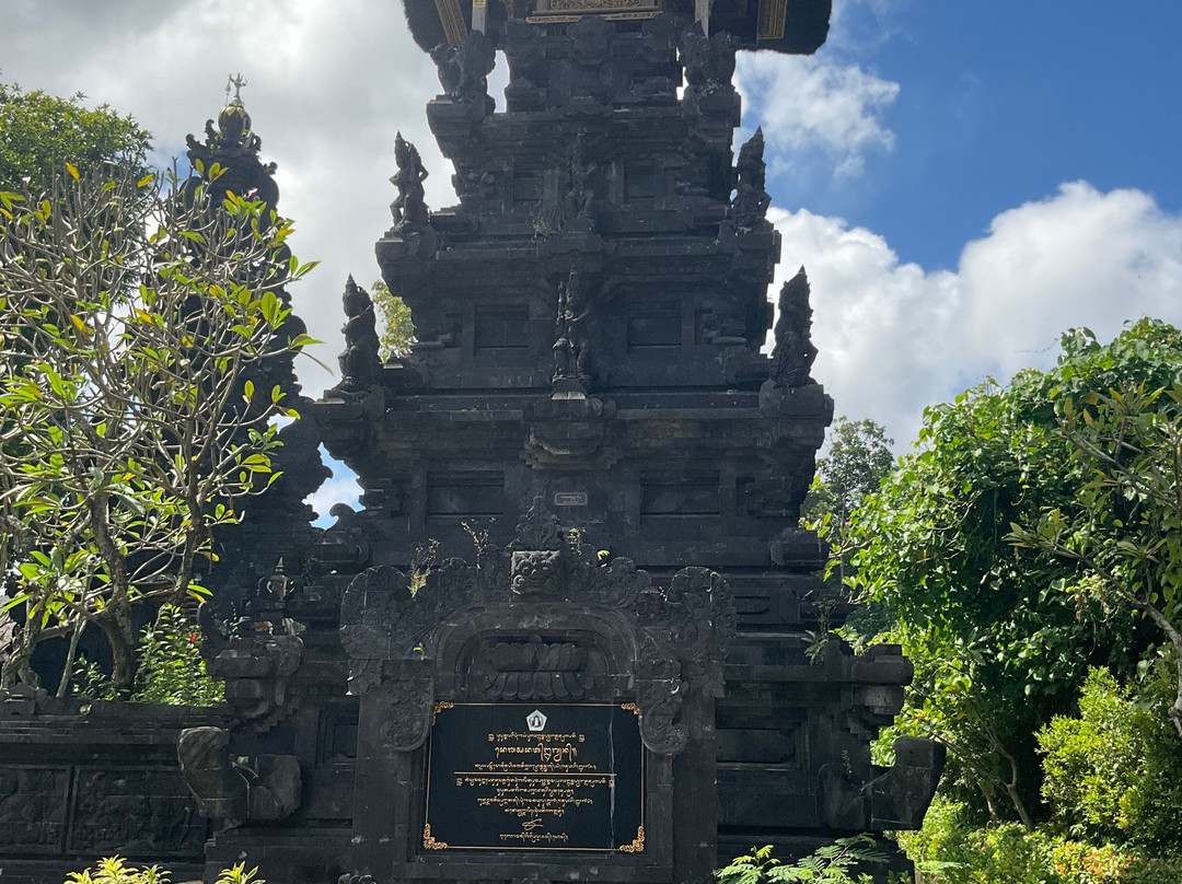 Dalem Kahyangan Temple-勒吉安必去景点
