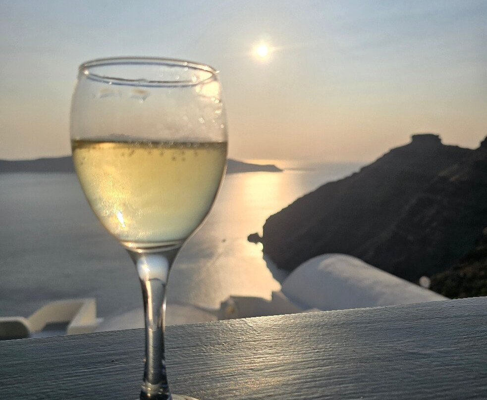 米尔典雅套房酒店主图
