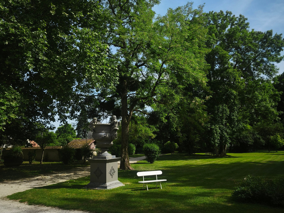 Château de Montabert主图