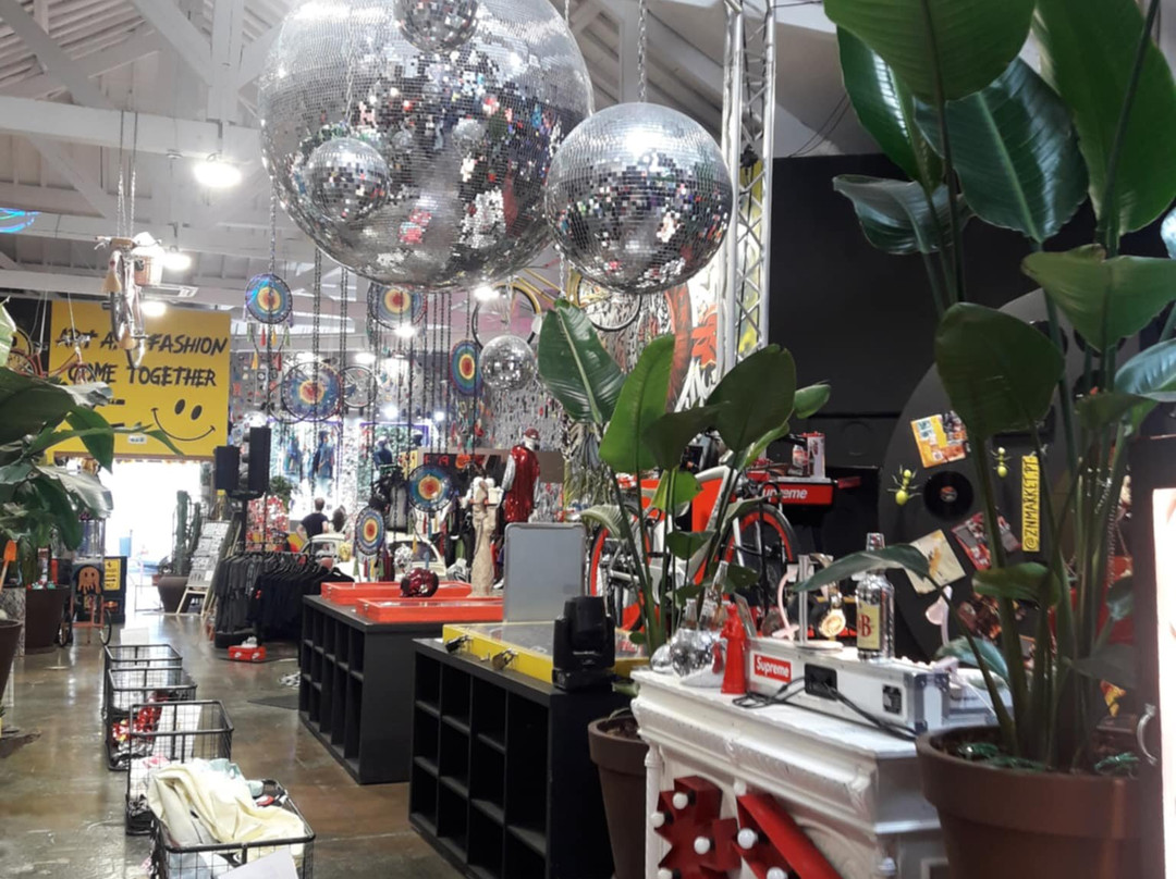 ZN Market Fashion Outlet-马托西纽什必去景点