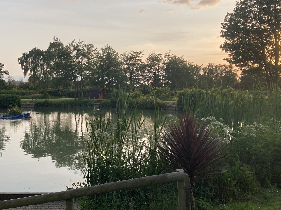 Burton Springs Fishing and Holidays景点图片