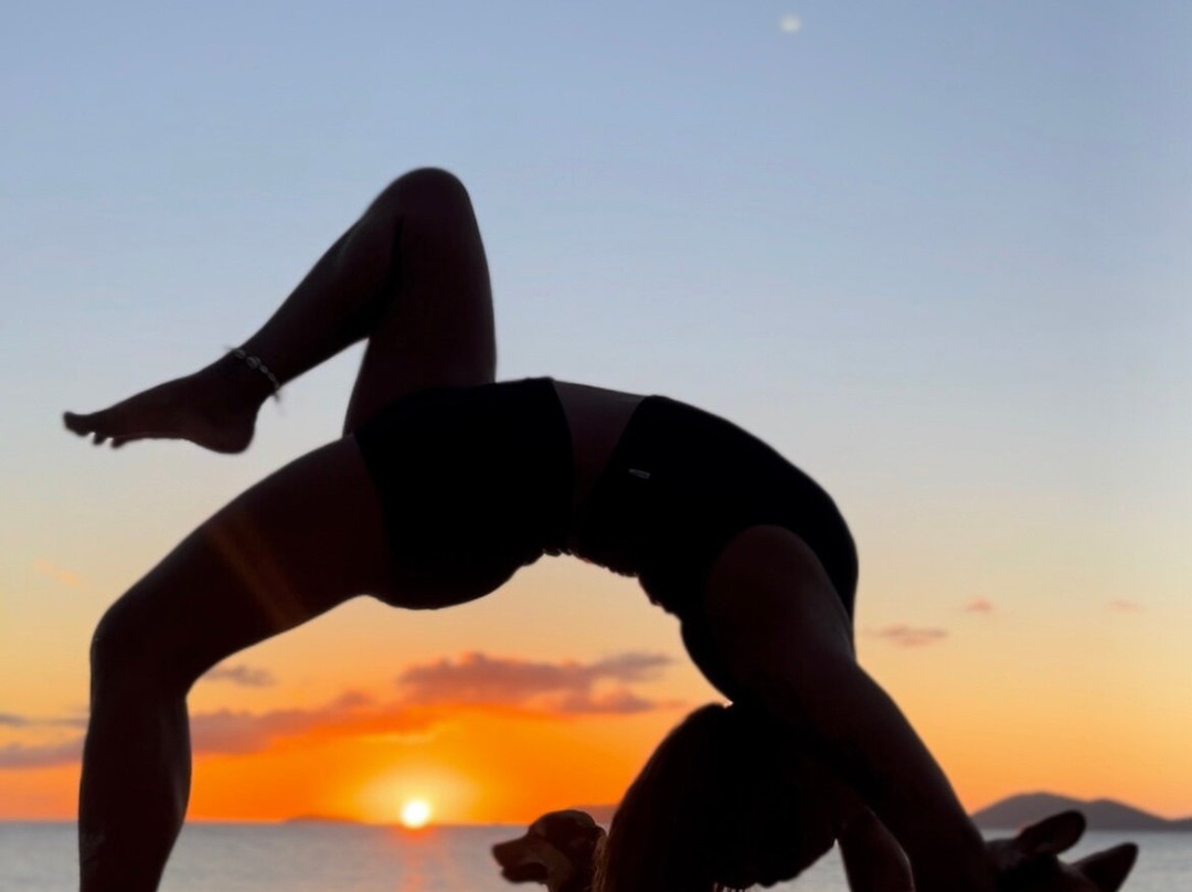 Carol Schoonhoven “Pura Vida Yoga BVI”-Road Town必去景点