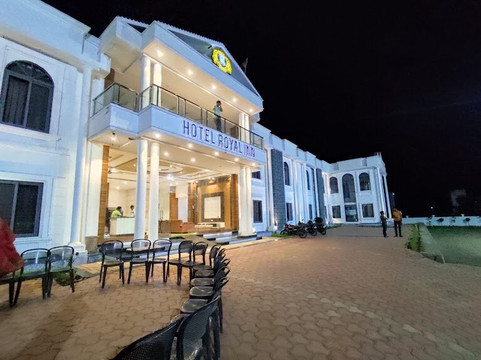 The Royal Palace Restaurant Omkareshwar