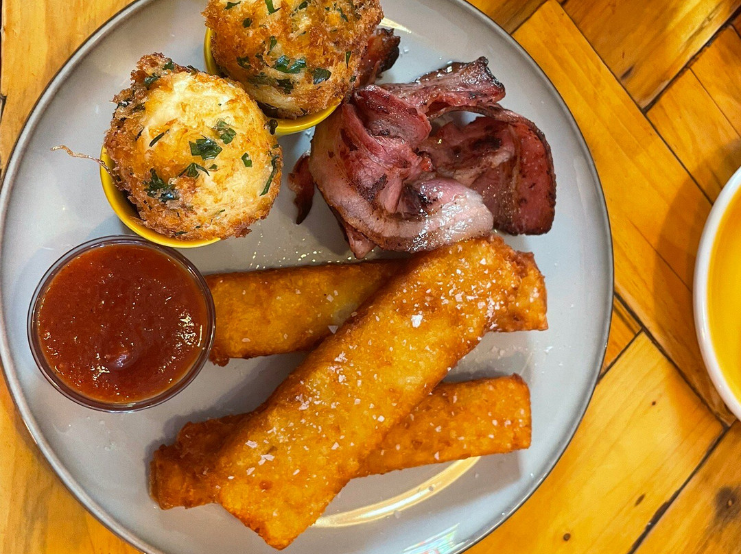 Heaton餐馆和美食-Smoke & Sear Kitchen