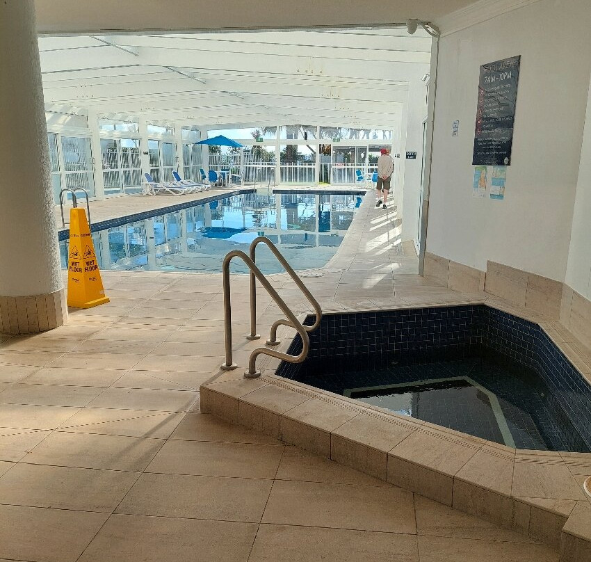 海滩上第19条大道酒店主图