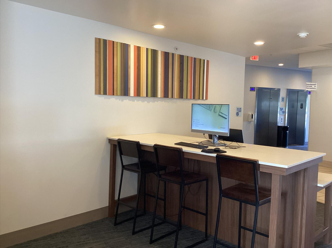 Holiday Inn Express & Suites Farmington Hills - Detroit By IHG主图
