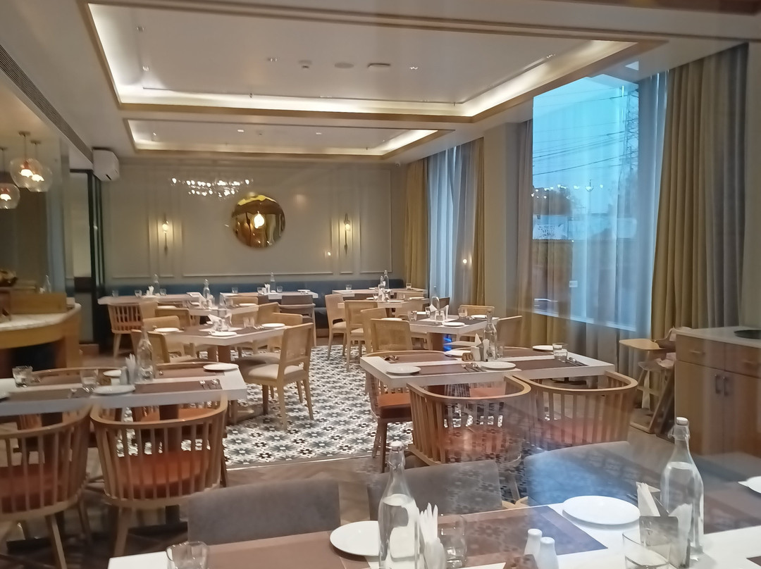 Sarovar Portico, Srinagar主图