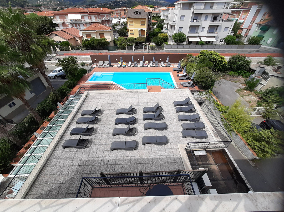 地中海住宅酒店主图