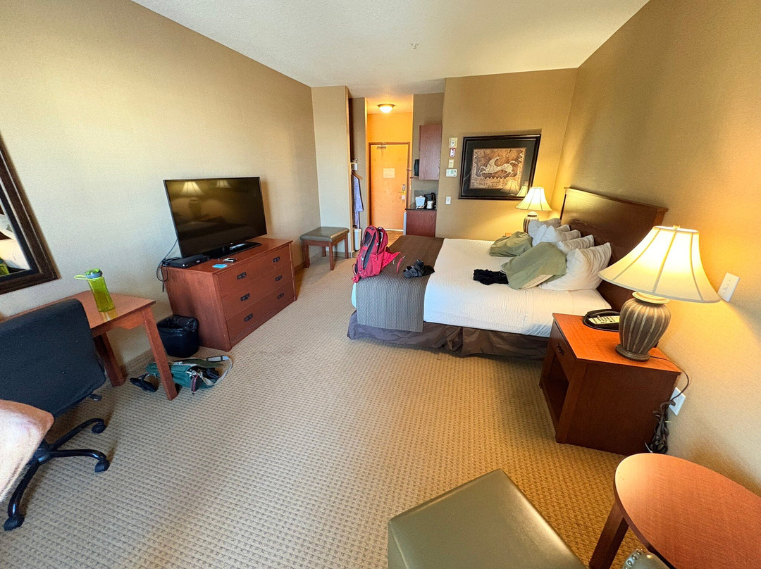 Days Inn & Suites By Wyndham Strathmore主图