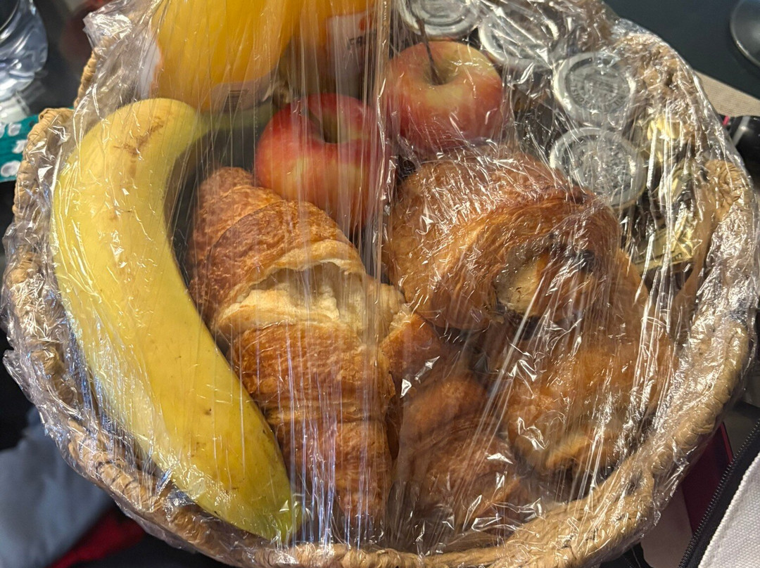 The New Inn and Old House主图