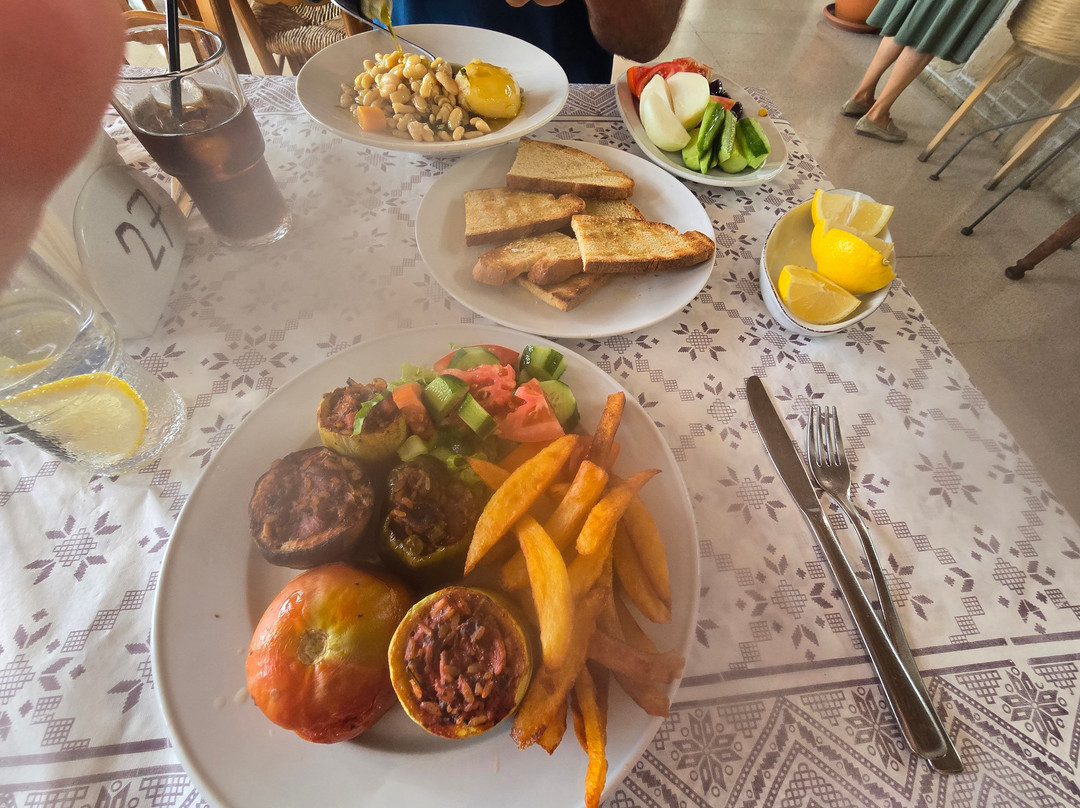 Two Flowers Hotel主图