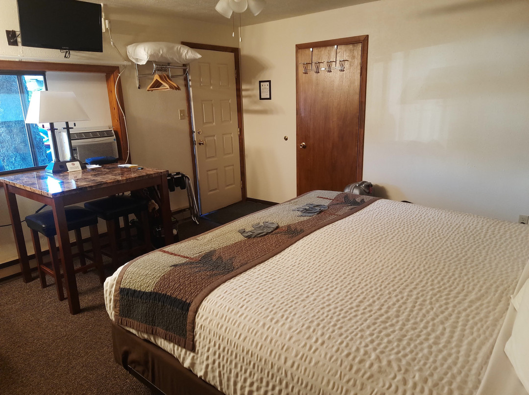 高山汽车旅馆主图