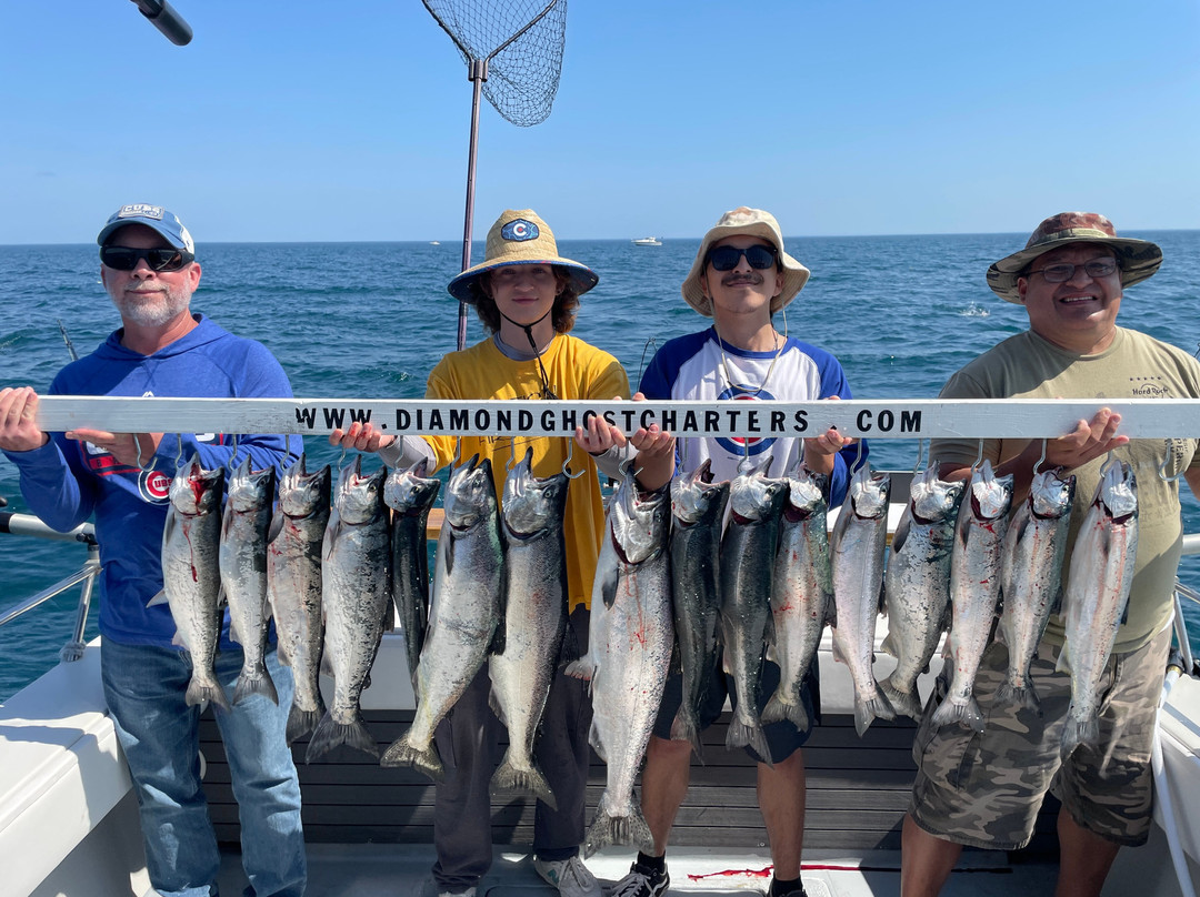 Diamond Ghost Charters-Winthrop Harbor必去景点