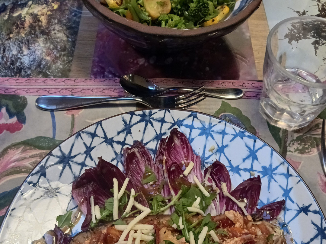 Under The Lime Tree主图