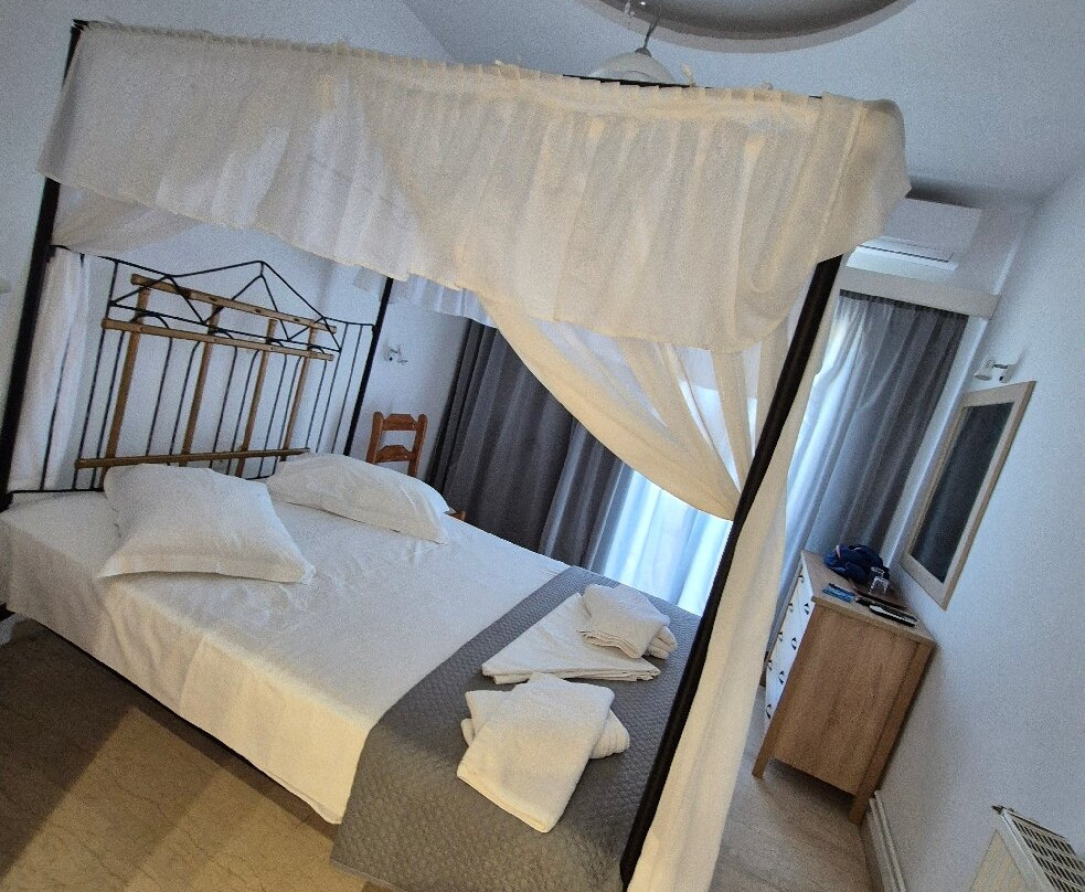 洛多斯酒店主图