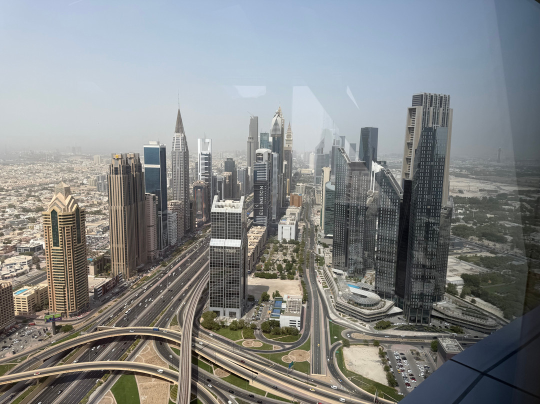 Sky Views Observatory-迪拜必去景点