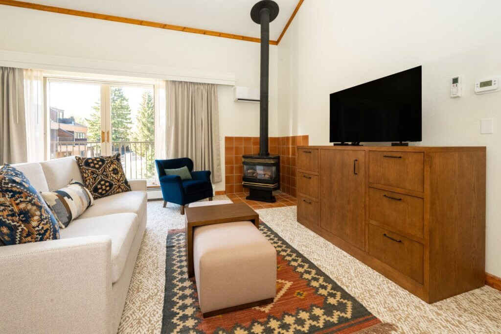 岩溪度假酒店主图