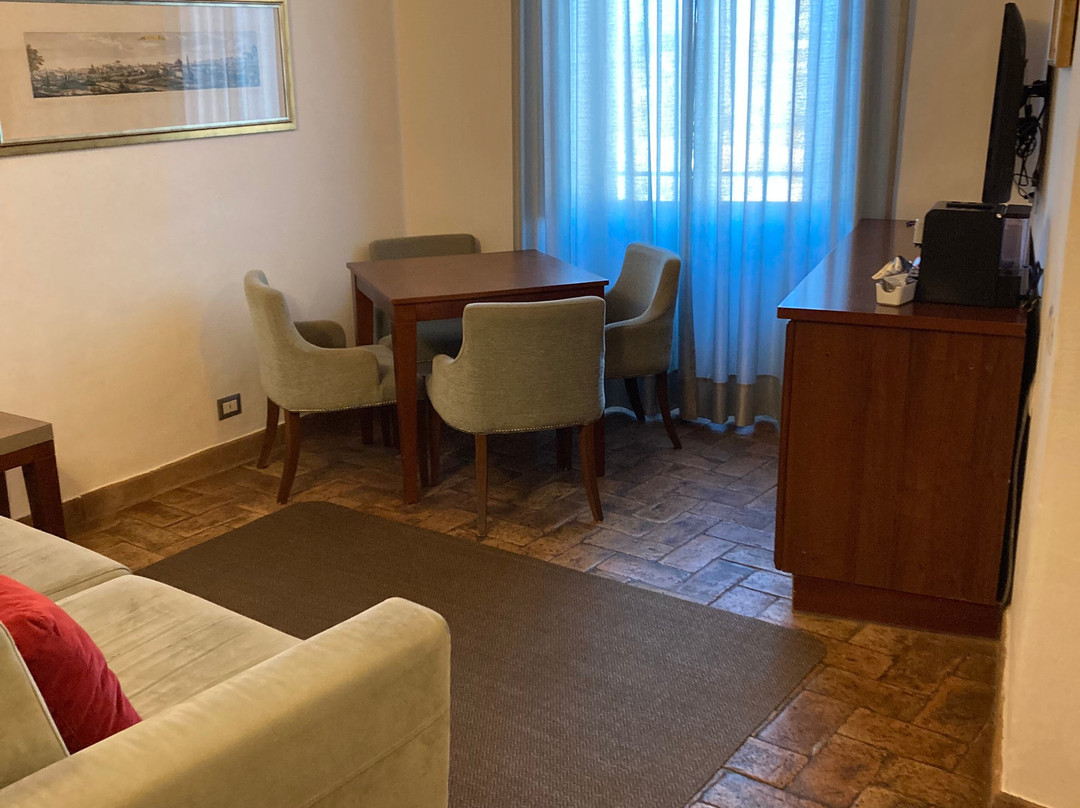 帕拉索卡塔拉尼酒店主图