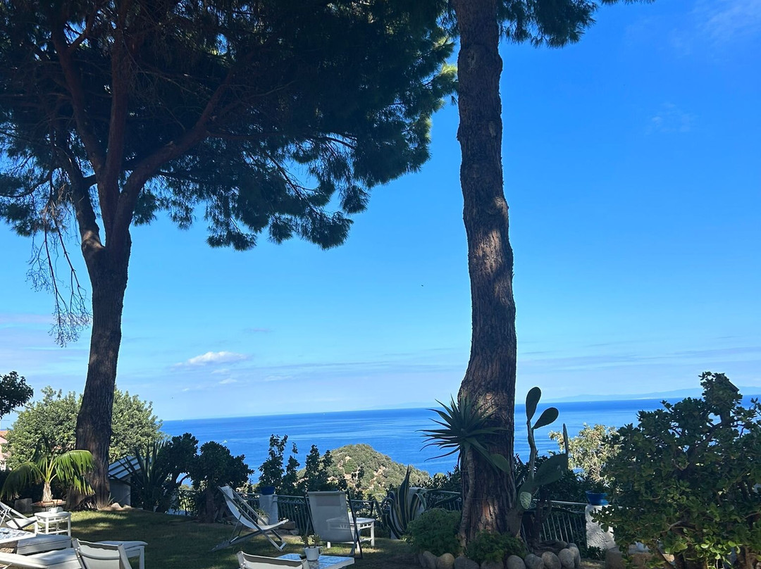 Hotel The Originals Hotel Sant'Andrea主图