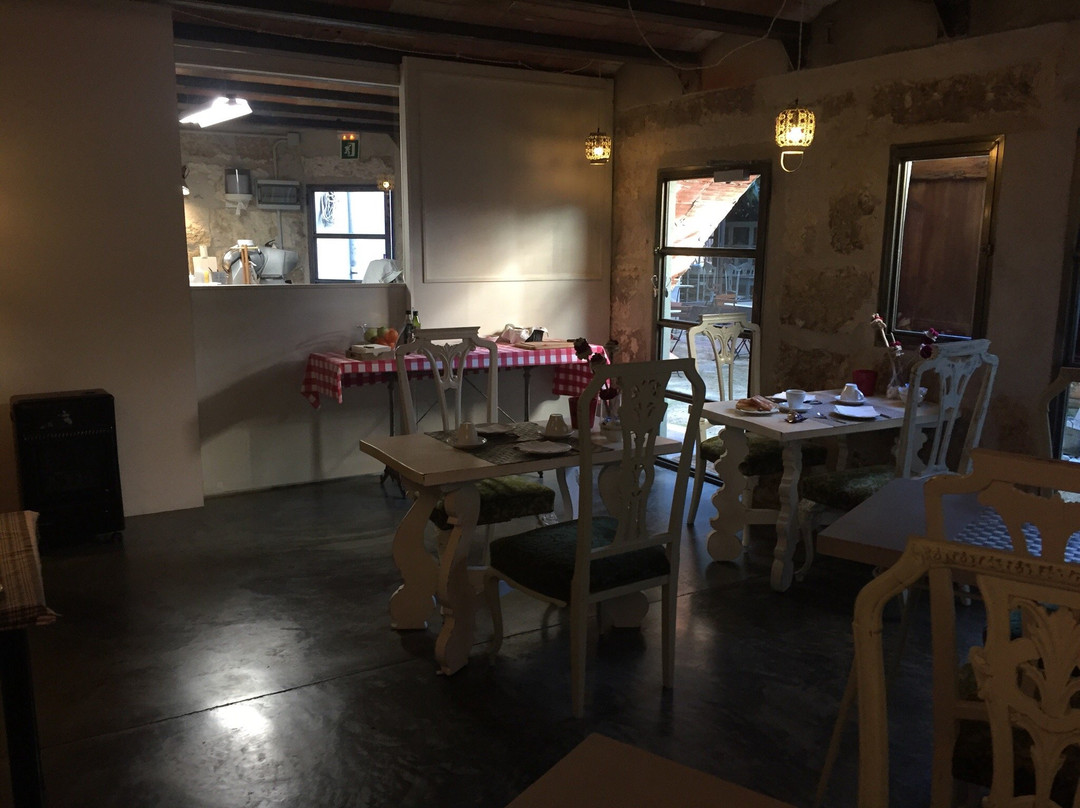 Hostel & Restaurant Flora主图