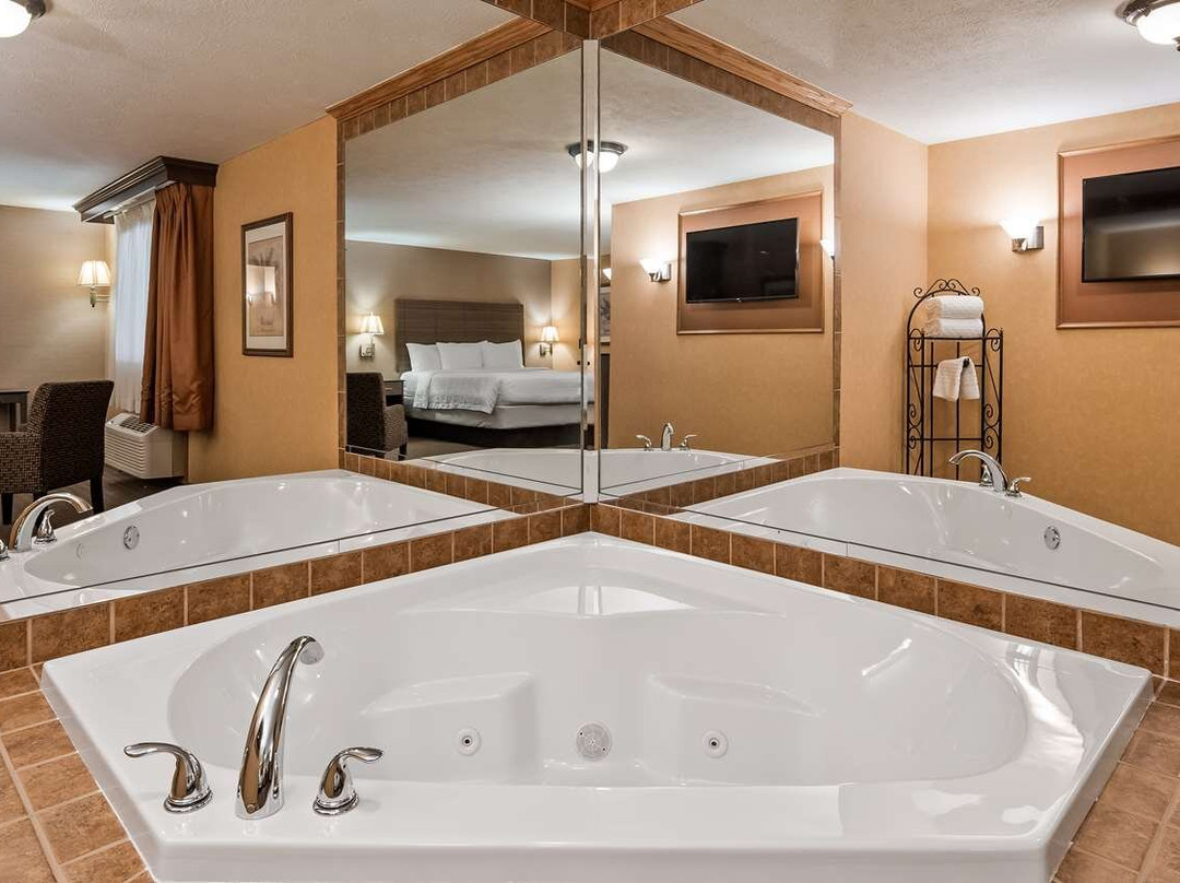 贝斯特韦斯特普勒斯北坎通旅馆&套房酒店主图