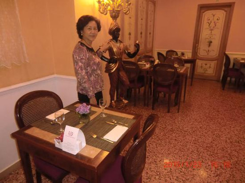 罗马金色郁金香皮拉姆酒店主图