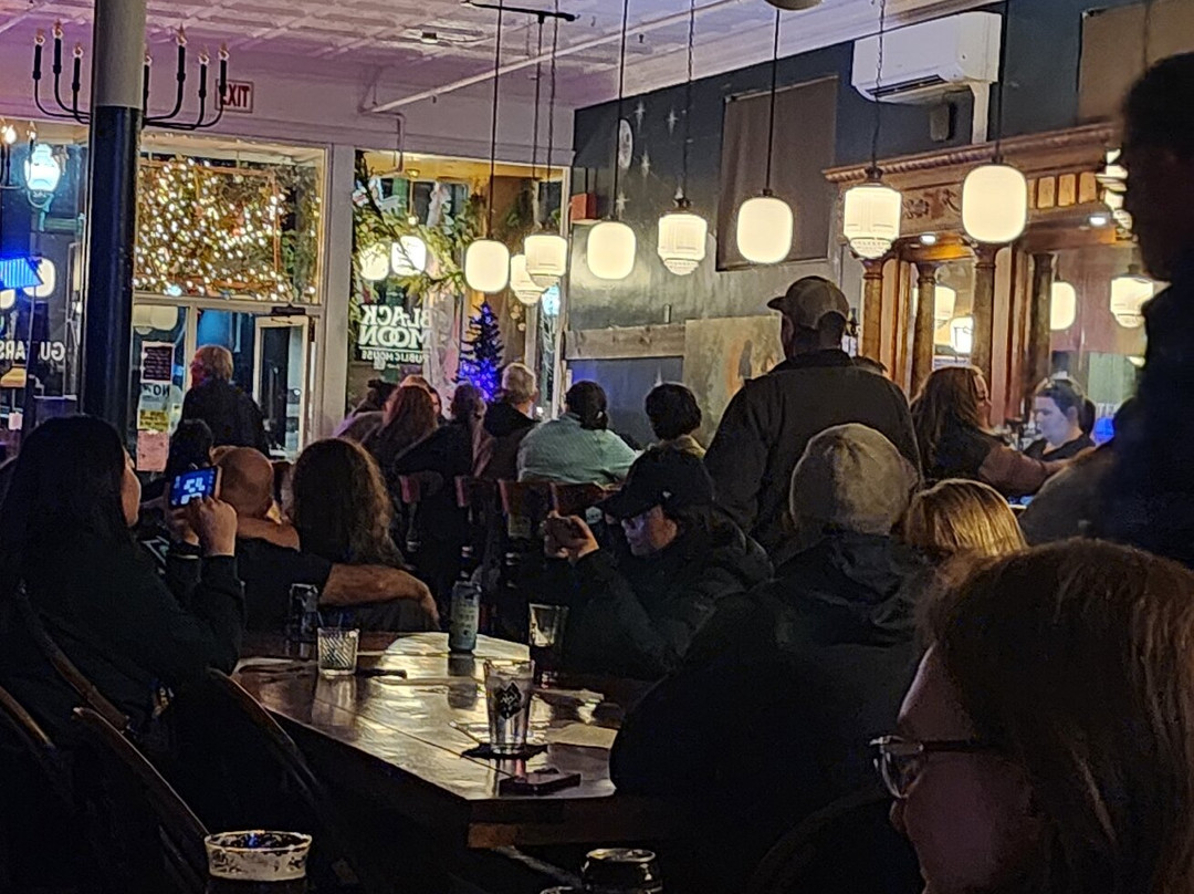 Black Moon Public House