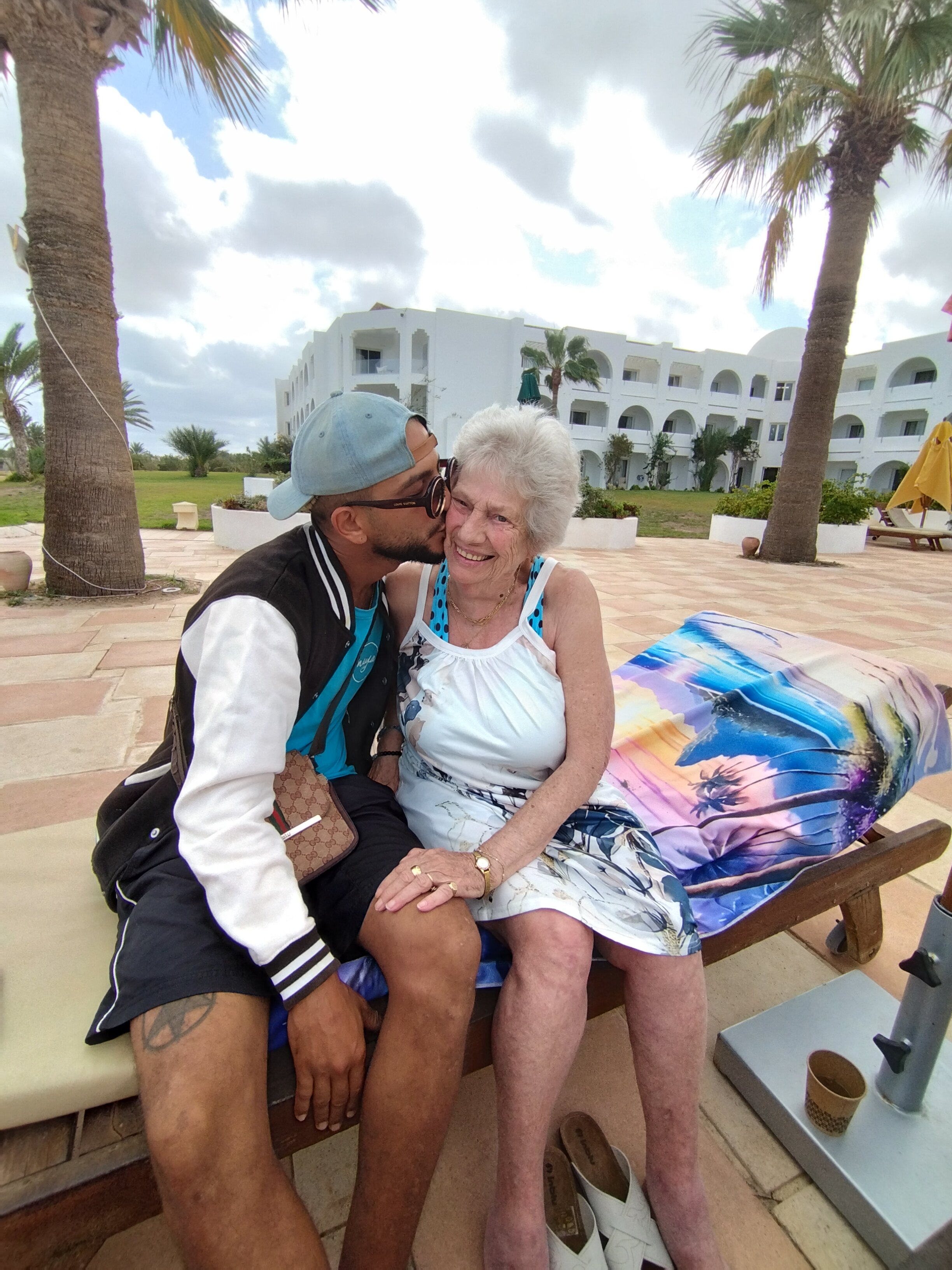 杰尔巴广场酒店-官方