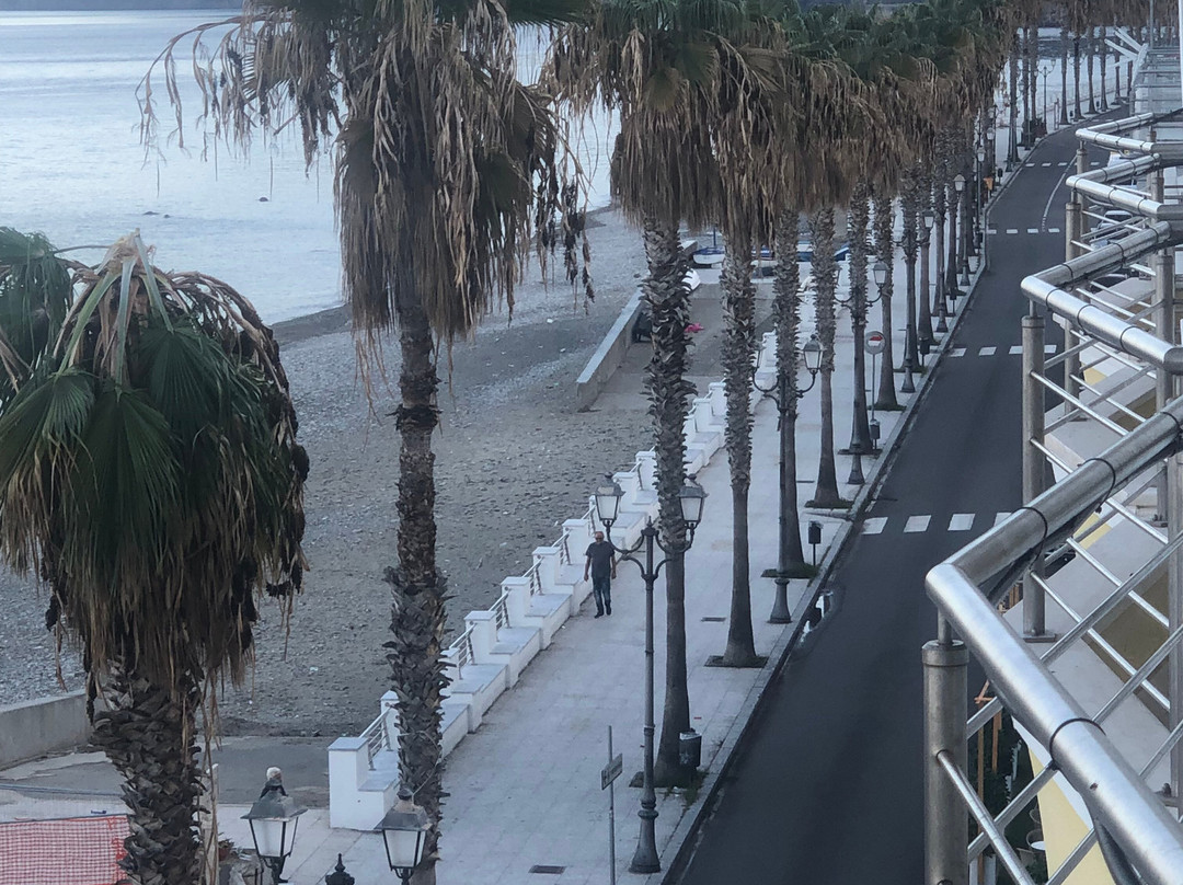 维多利亚大酒店主图