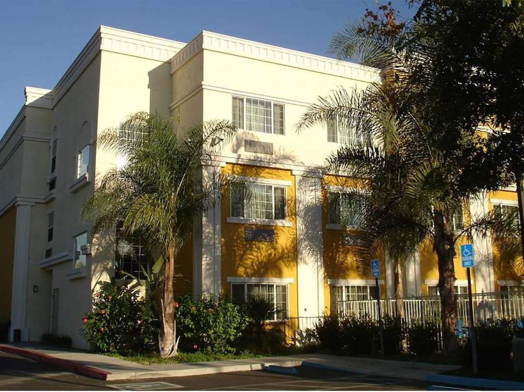 加登格罗夫快捷假日酒店