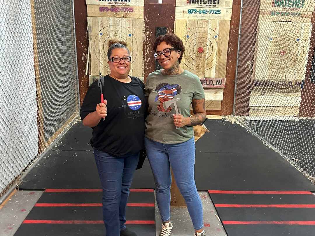 Bury The Hatchet Bloomfield - Axe Throwing-布卢姆菲尔德必去景点