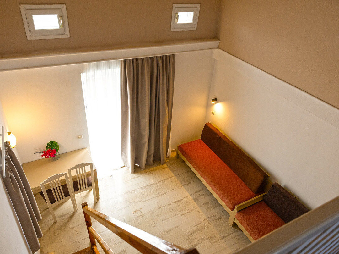 佩拉加港酒店主图