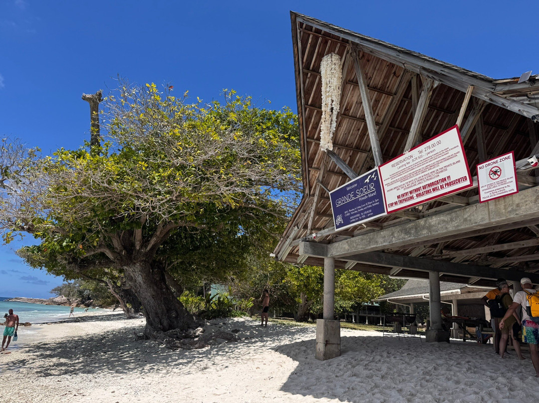 Zico Boat Excursions La Digue-La Passe必去景点