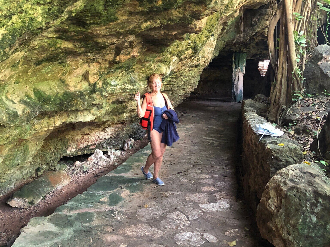 Cenote Zaci-巴利亚多利德必去景点