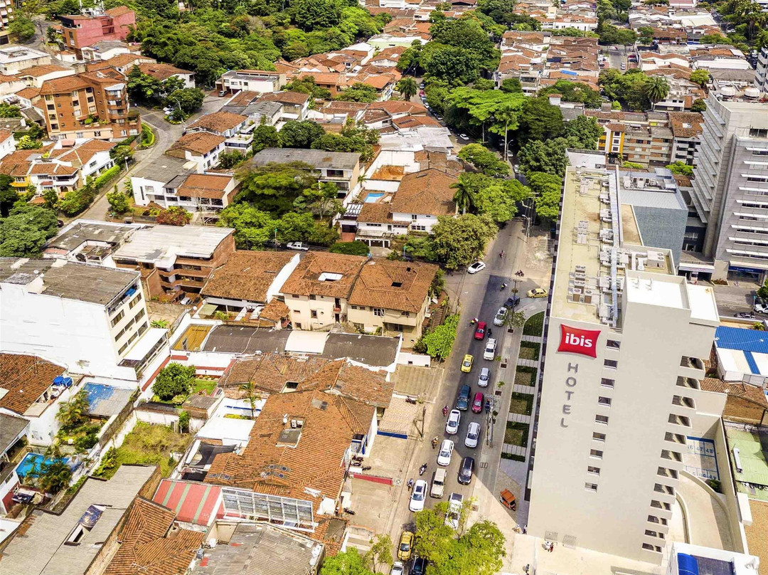 宜必思格拉纳达卡利酒店