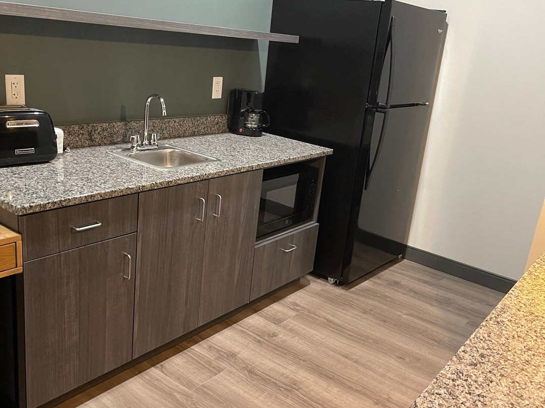 Hamburg Inn & Suites主图