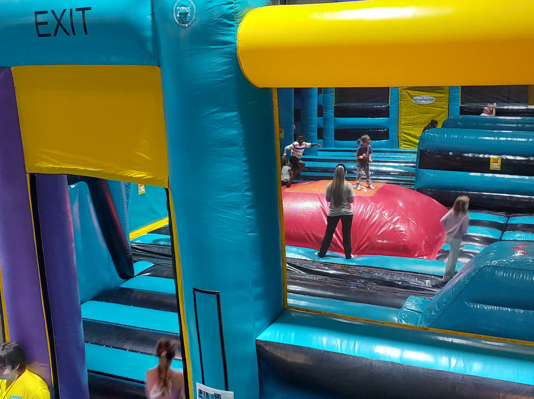 Jumpin Fun Inflatable Park Rochester-罗契斯特必去景点
