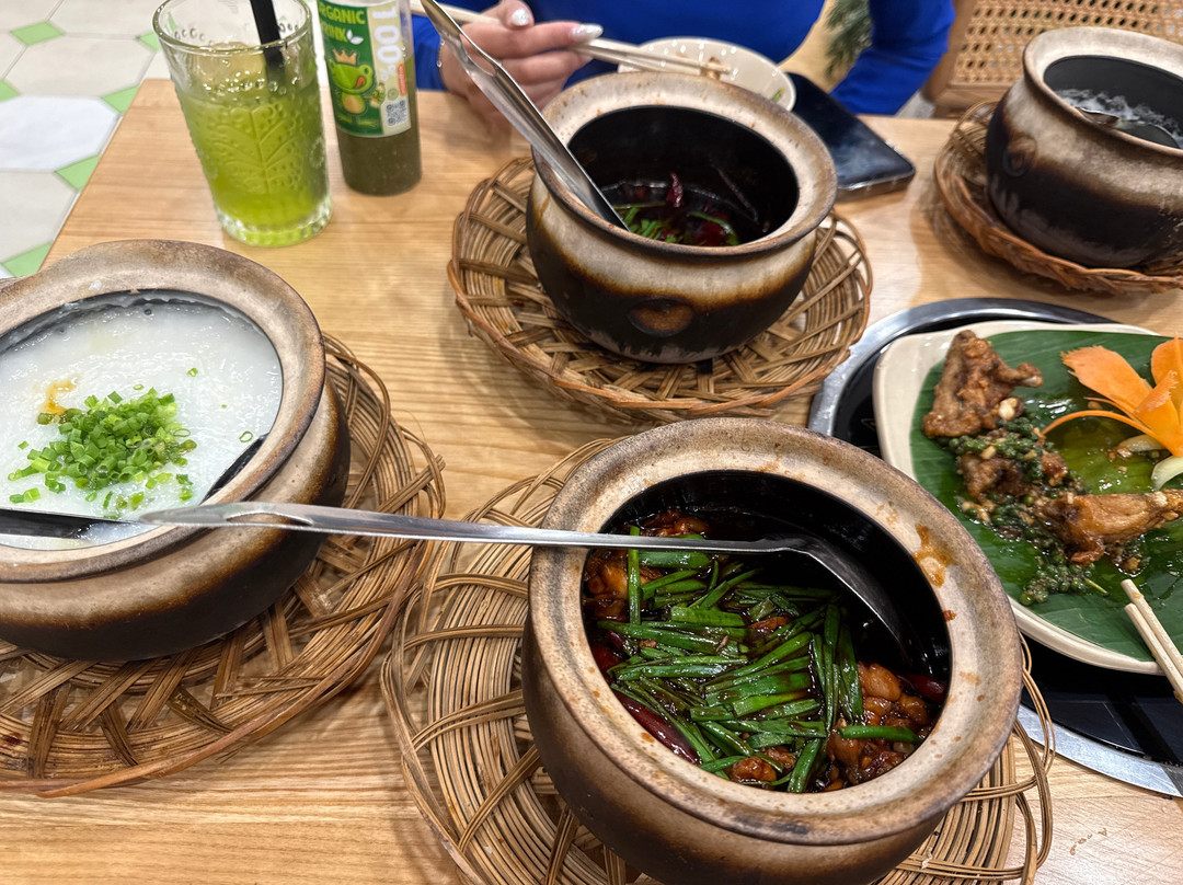 Ech Xanh Restaurant - Ho Xuan Huong