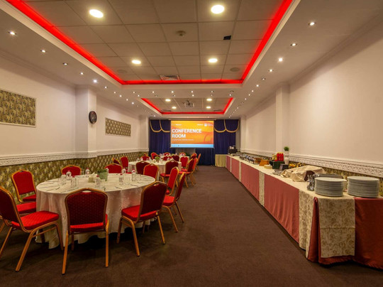 腓尼基大酒店主图