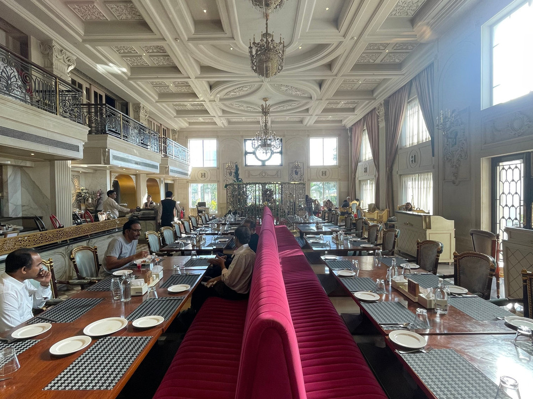 Hotel Hillock Ahmedabad主图