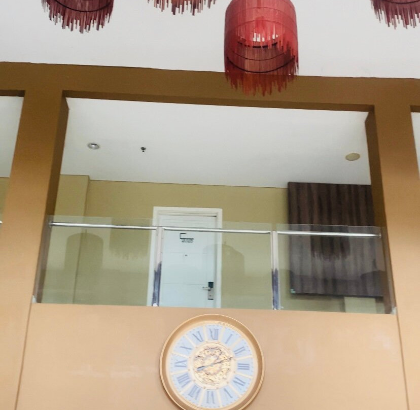 Front One Akshaya Hotel Karawang主图