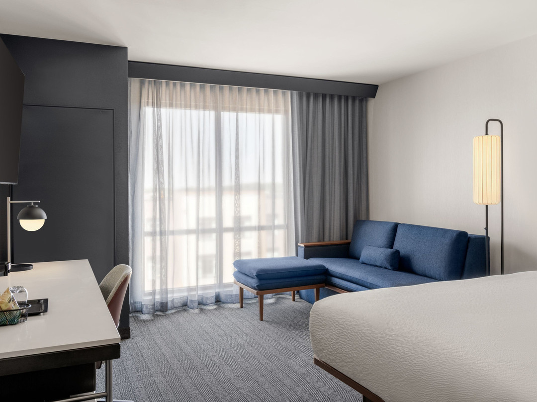 Courtyard Milwaukee Brookfield at Poplar Creek