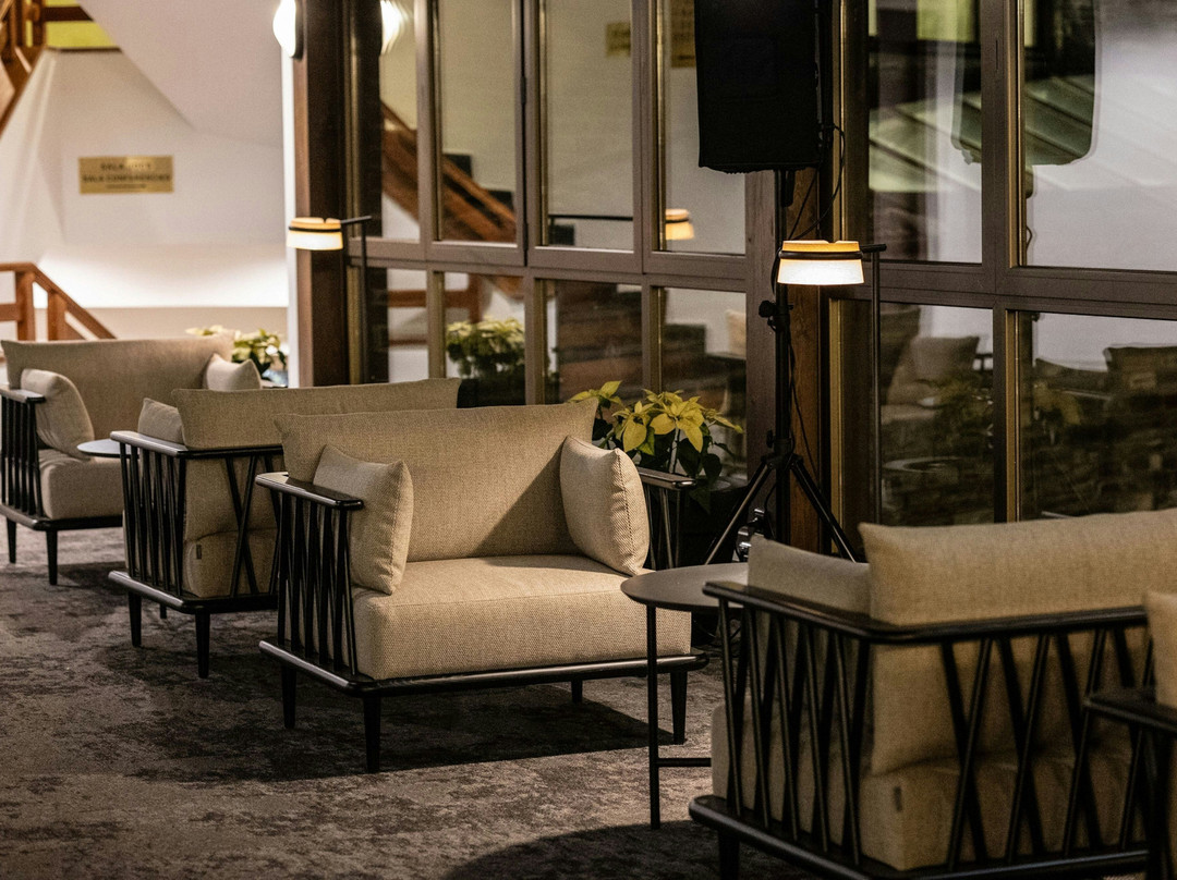 欧罗艾斯奎酒店