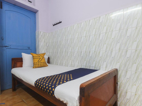 Spot on 65752 Jamal Asr Lodge