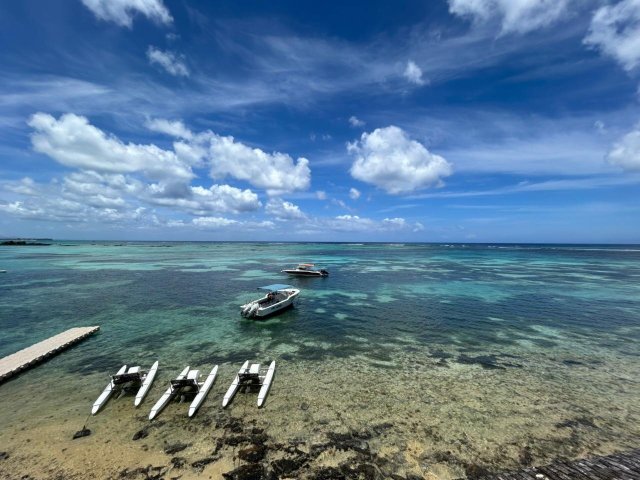 巨浪乐卡诺涅尔酒店-泳池